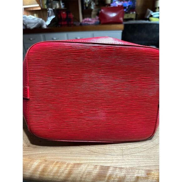 Louis Vuitton Petit Noe Red Epi Leather Vintage Shoulder Bag - Picture 13 of 15